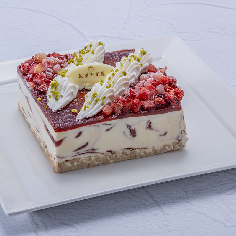80004 銀座千疋屋 ストロベリーアイスケーキ